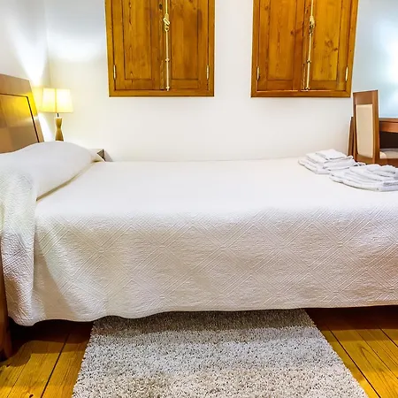 Carvalho Hostel *